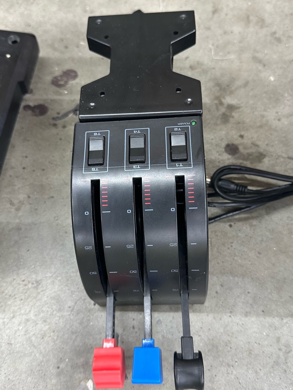 Logitech Black Pro Flight Dual-Handle Yoke with Display and Integrated Controls - Picture 3 of 5